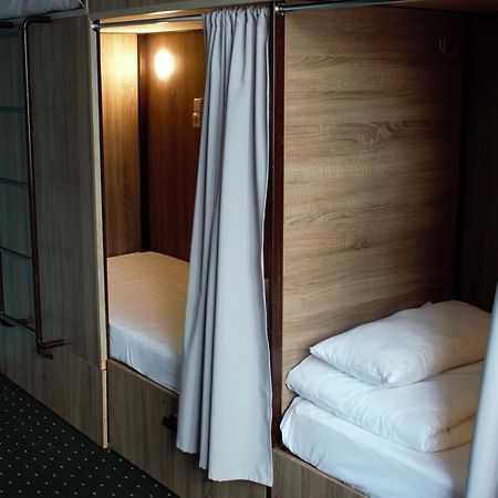 All Eyes Hostel Kamianets-Podilsky Extérieur photo