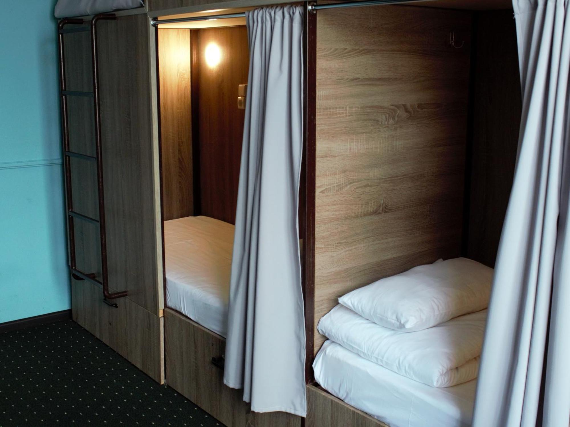 All Eyes Hostel Kamianets-Podilsky Extérieur photo