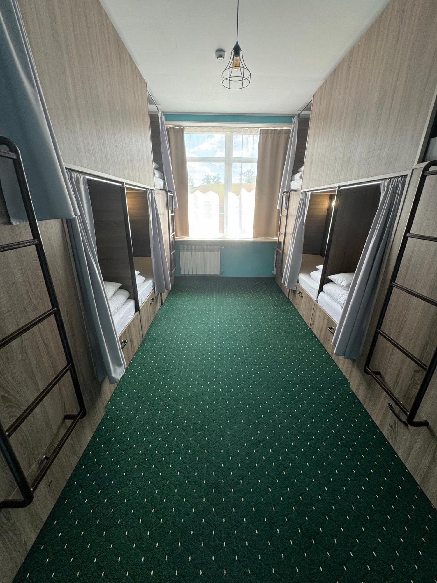 All Eyes Hostel Kamianets-Podilsky Extérieur photo